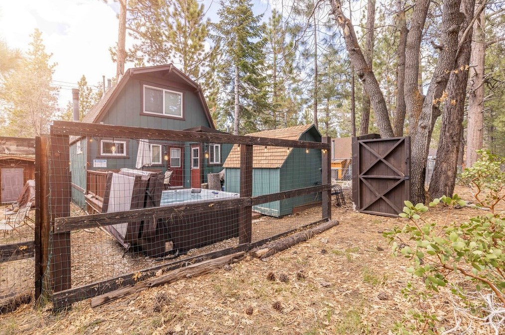 42569 Willow Ave, Big Bear CA  exterior