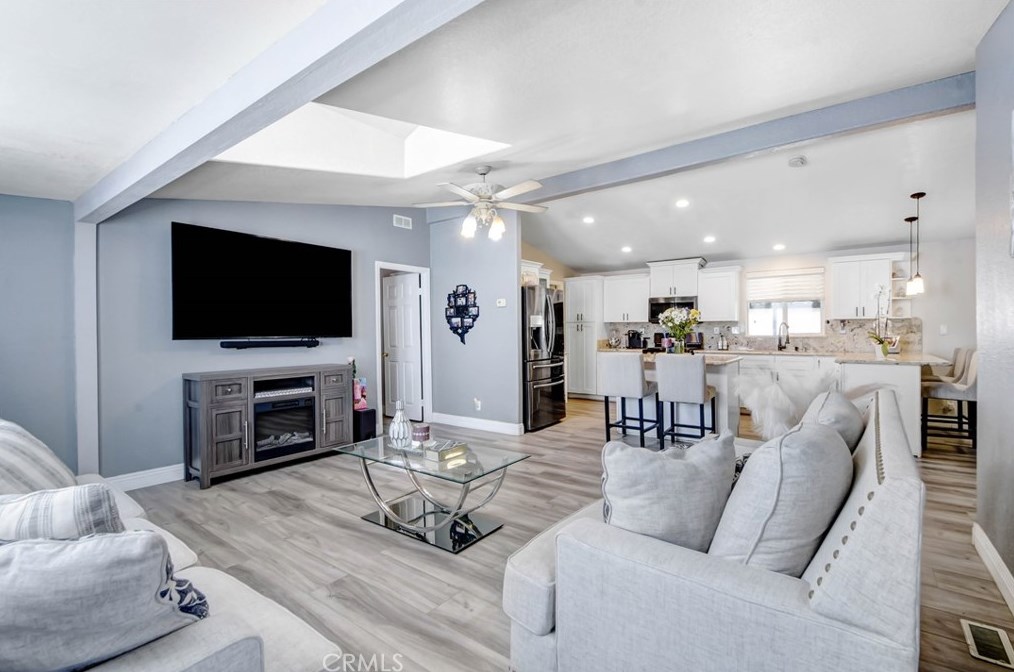 3825 Crestmore Rd, Riverside, CA 92509-4682
