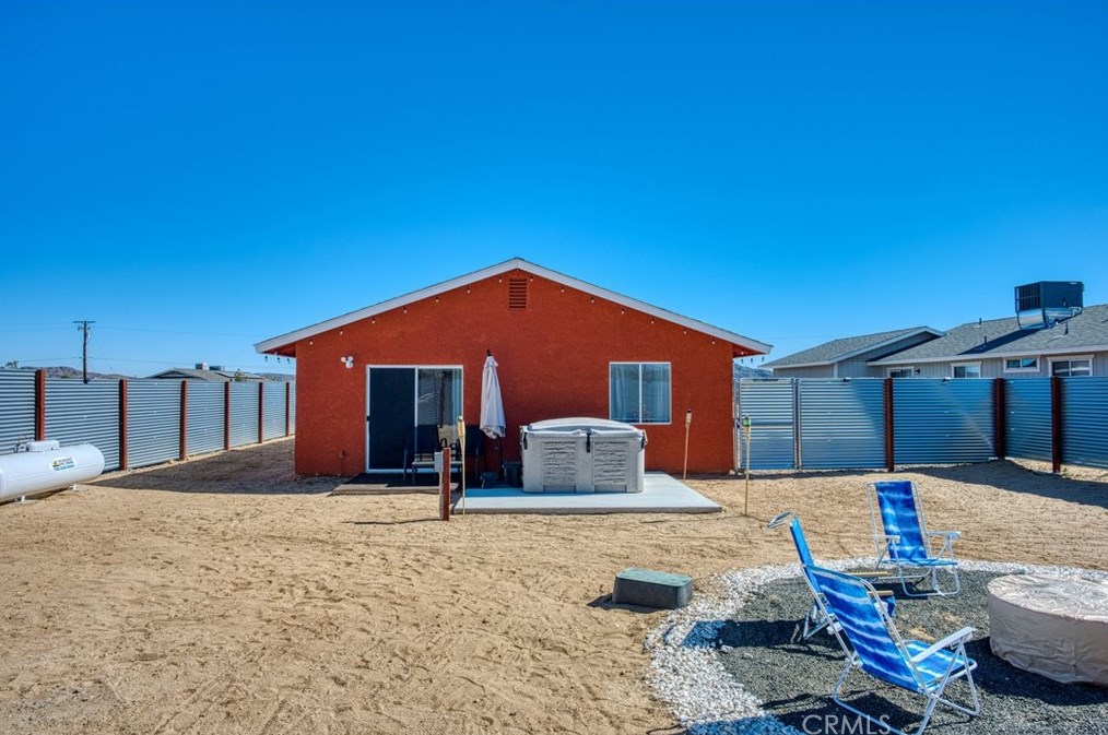 4992 1st St, Joshua Tree CA 92252-4219 exterior