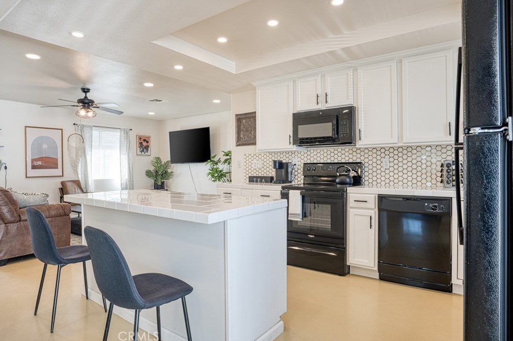 4992 1st St, Joshua Tree CA 92252-4219 exterior