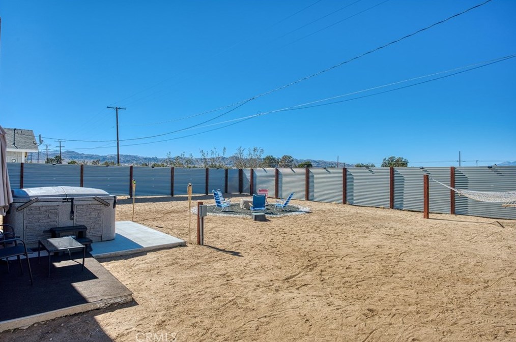 4992 1st St, Joshua Tree CA 92252-4219 exterior