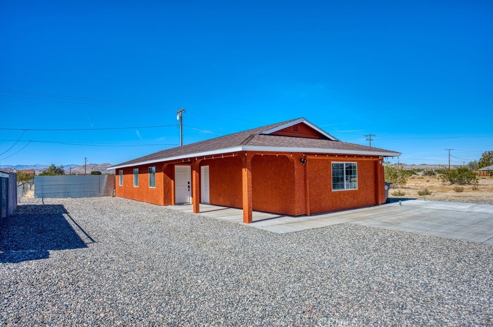 4992 1st St, Joshua Tree CA 92252-4219 exterior