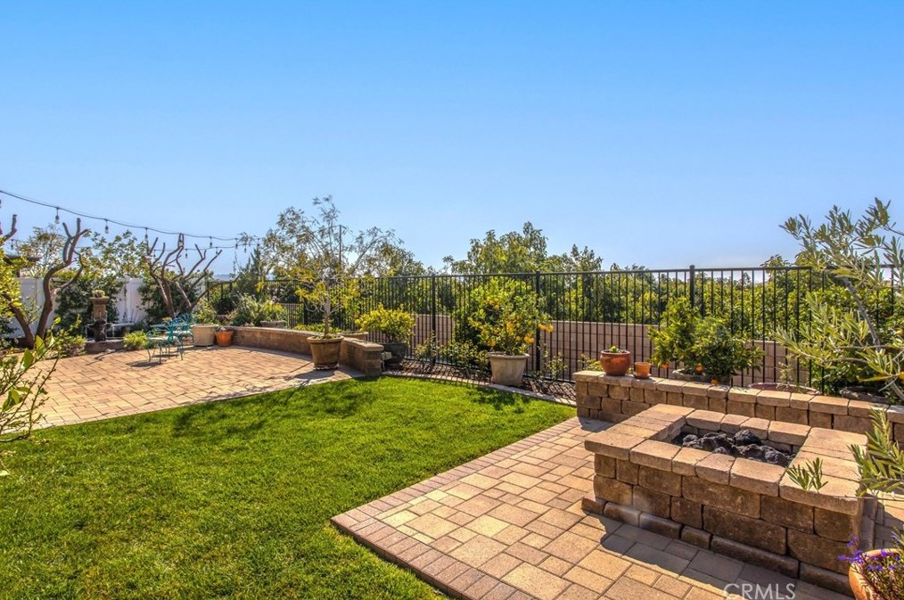 1521 Patterson Ranch Rd, Redlands CA  92374-2971 exterior