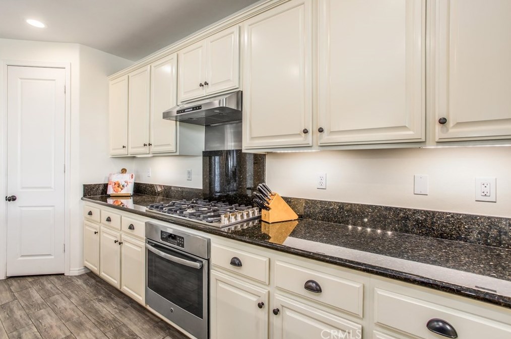 1521 Patterson Ranch Rd, Redlands CA  92374-2971 exterior