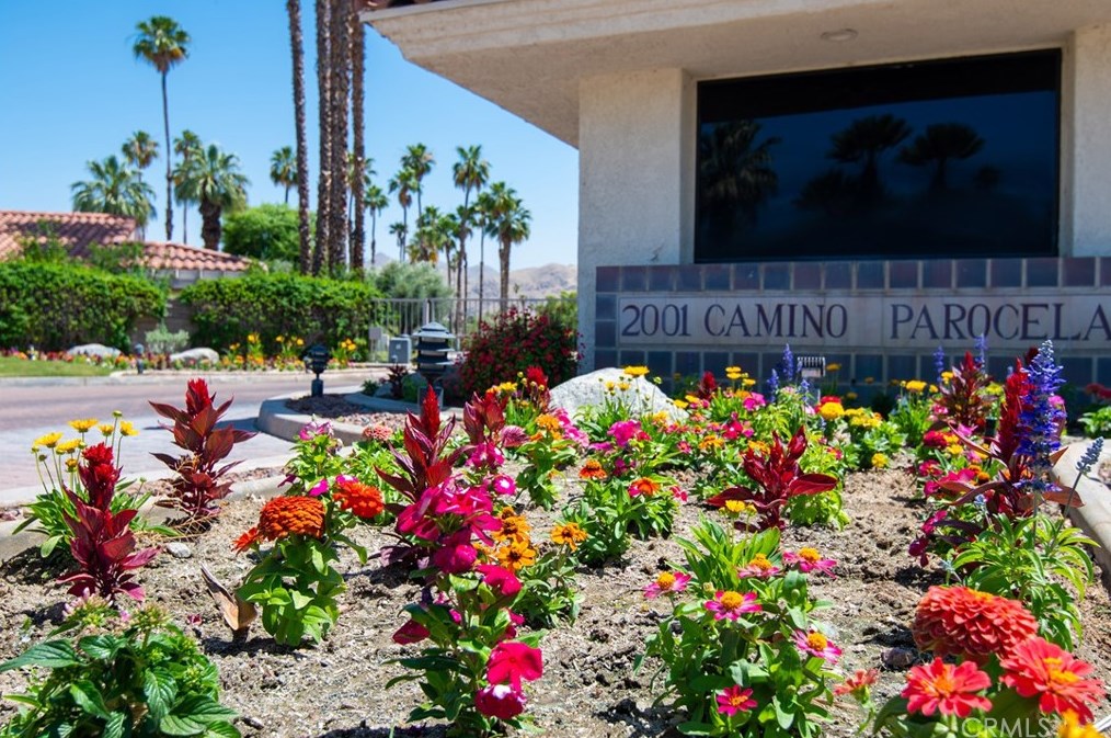 2001 Camino Parocela, Palm Springs CA  92264-8229 exterior