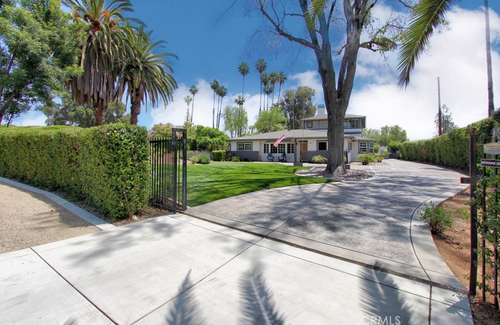 459 Summit Ave, Redlands, CA 92373-6855