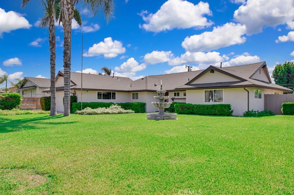 12150 Country Club Ln, Colton, CA 92313-5341
