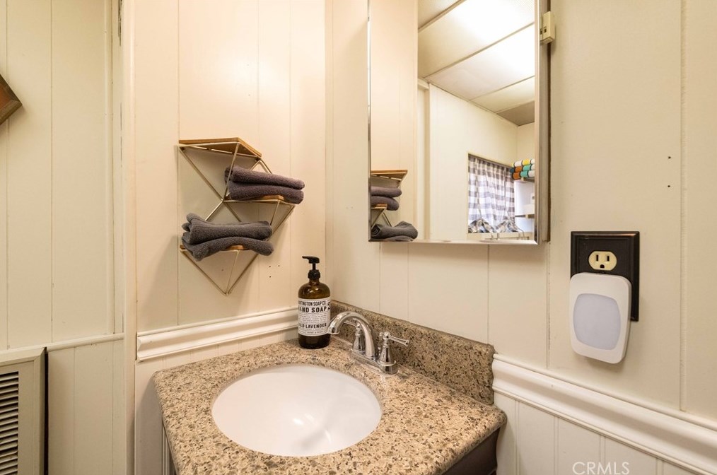 316 Hilltop Ln, Big Bear City CA  92314-9637 exterior