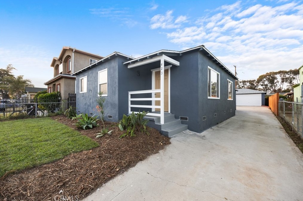 423 118th Pl, Los Angeles, CA 90061-2822