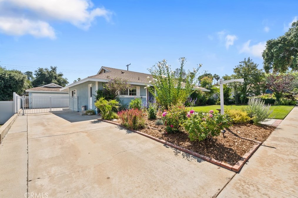 611 Nottingham Dr, Redlands, CA