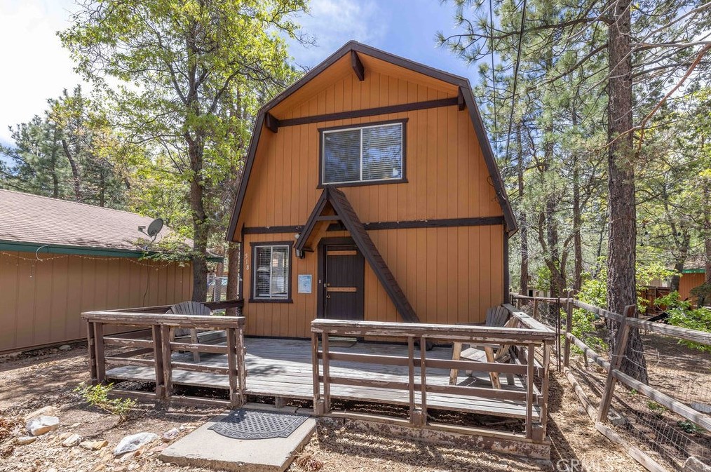 518 Sunset Ln, Big Bear City, CA 92386