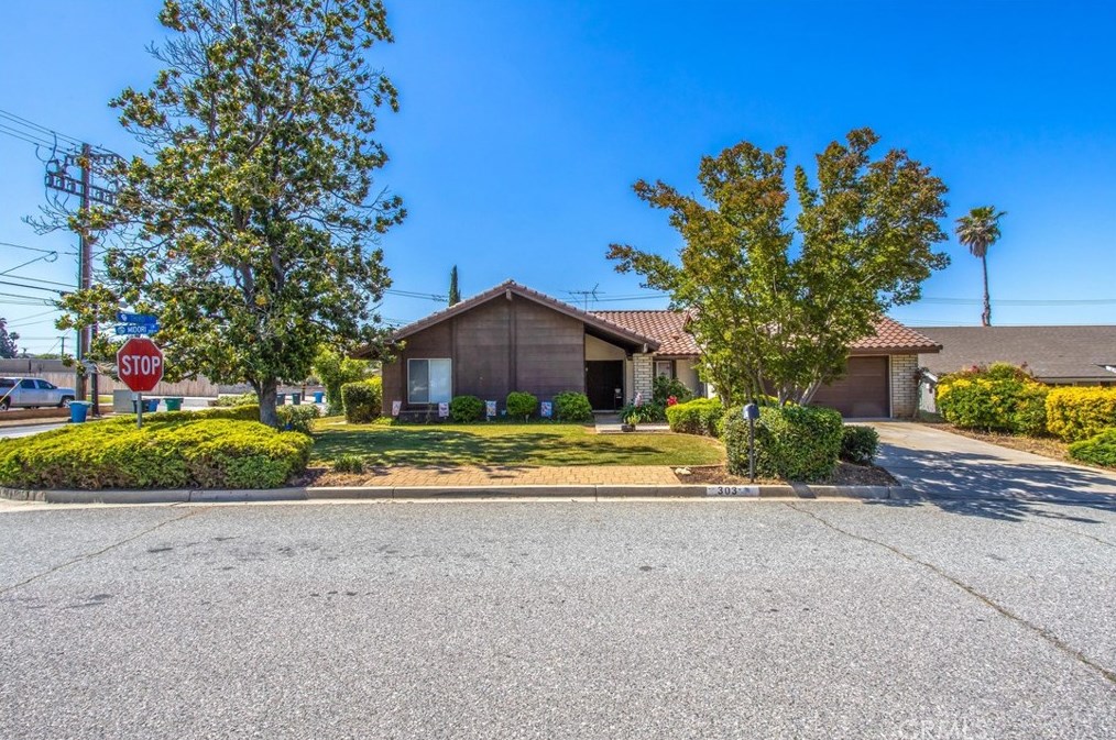 303 Midori Ln, Calimesa, CA 92320-1615