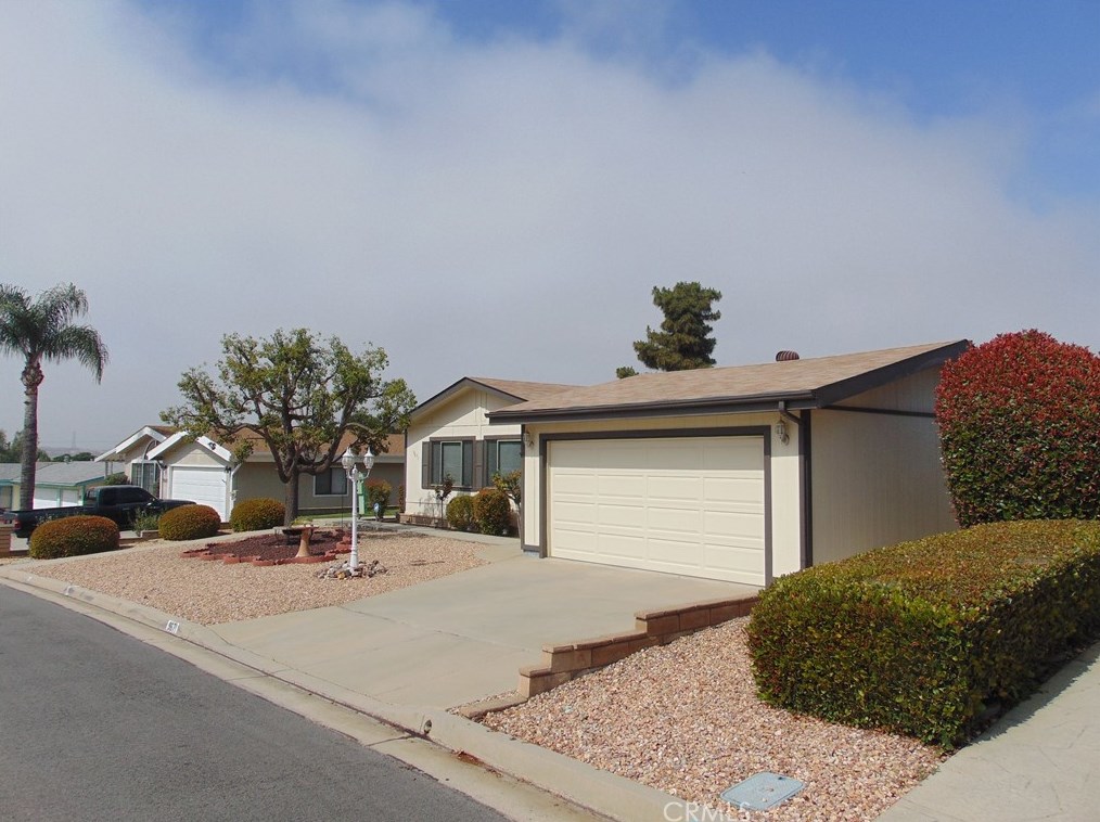 9671 Dale Mesa Dr, Calimesa, CA 92320-2035