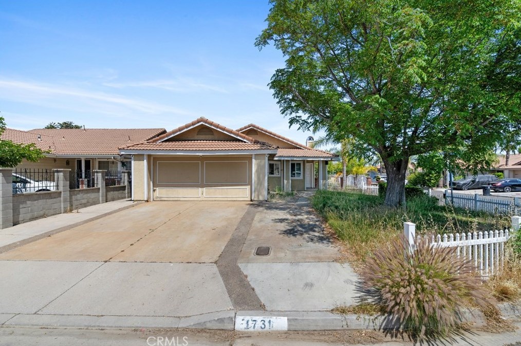 1731 Sycamore St, Perris, CA 92570-2561