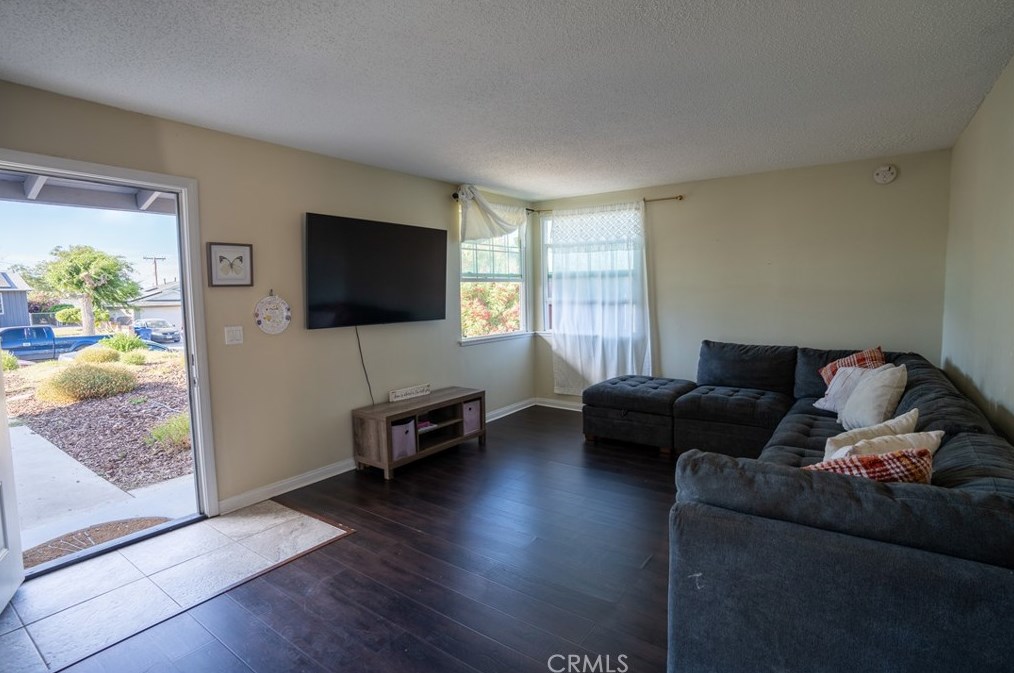 338 Avenue, Palmdale, CA 93551-7803