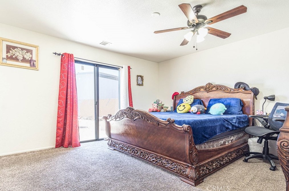 17135 Danbury Ave, Hesperia CA  92345-7001 exterior