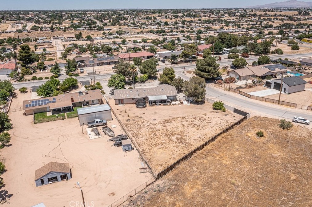 17135 Danbury Ave, Hesperia CA  92345-7001 exterior