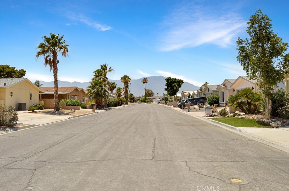 73954 Elizabeth Dr, Thousand Palms CA  92276-4082 exterior
