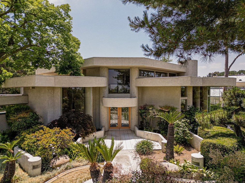 30597 Sunset Dr, Redlands, CA 92373-7340