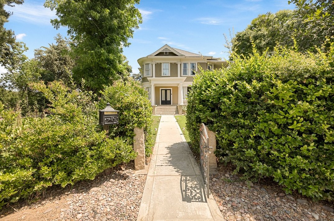 405 Palm Ave, Redlands, CA 92373-5825