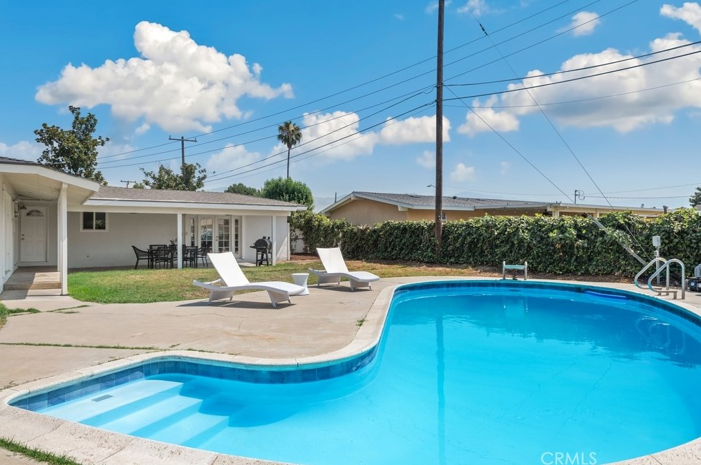 395 E Easton St, Rialto, CA 92376