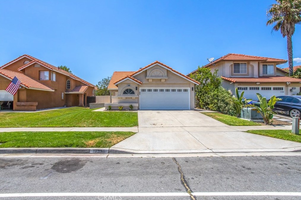 7598 Plumaria Dr, Fontana, CA 92336-1615