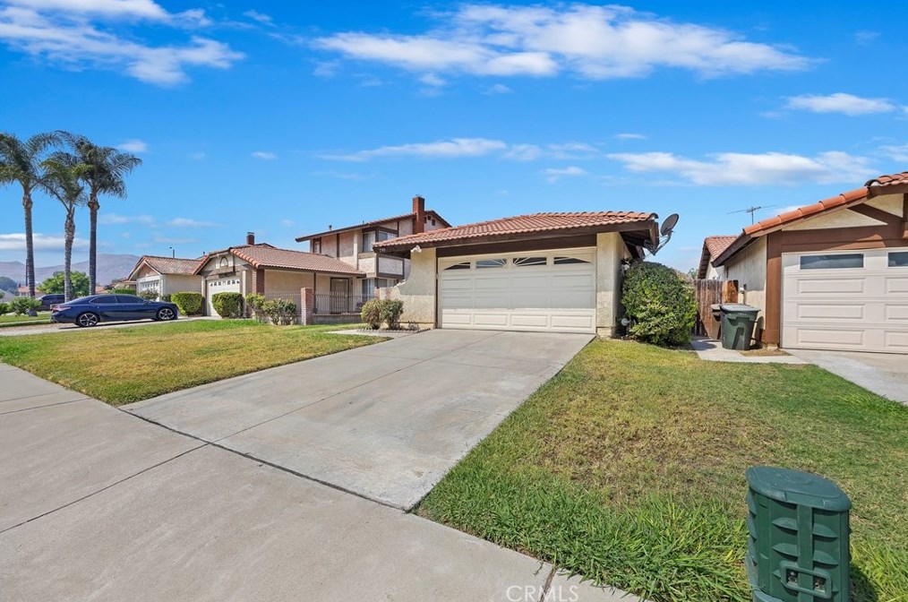 799 Atchison St, Colton, CA 92324
