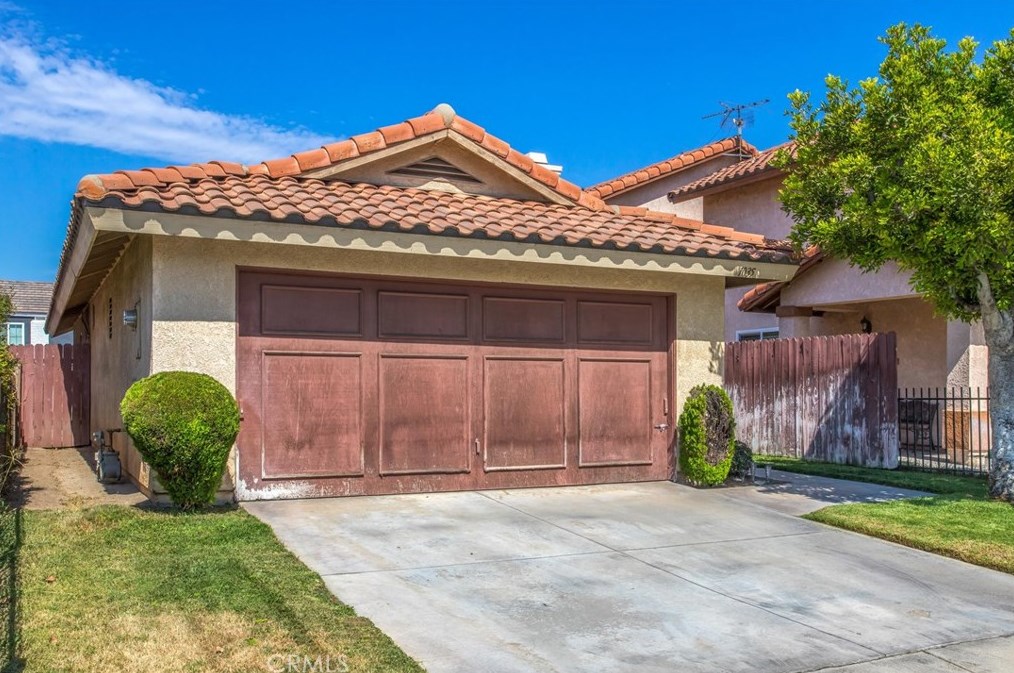 1035 Christobal Ln, Colton, CA 92324