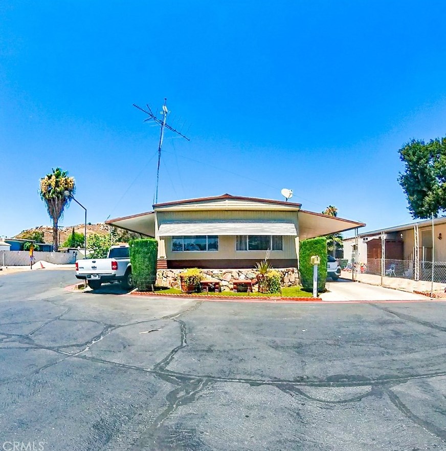 3319 Avalon St #101, Jurupa Valley, CA 92509