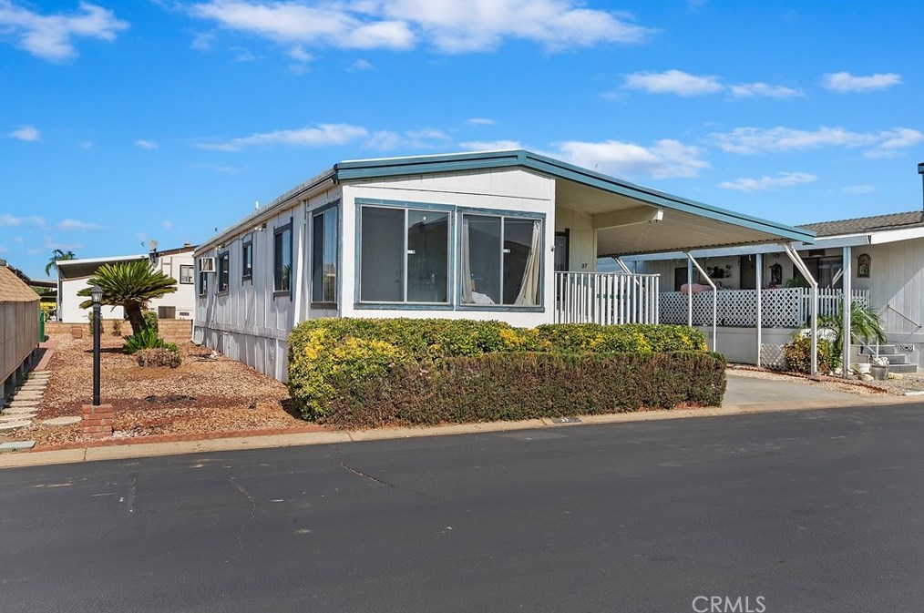 5700 W Wilson St #37, Banning, CA 92220