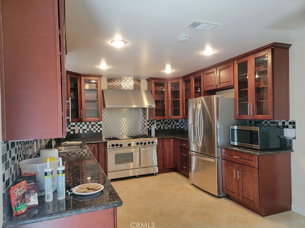 22261 Franklin St, Colton, CA 92313