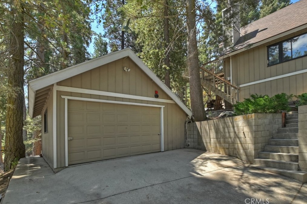 26545 Forest Ln, Twin Peaks, CA 92391