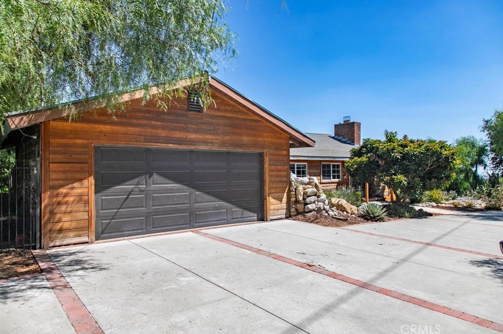 8888 Oak Glen Rd, Beaumont, CA 92223