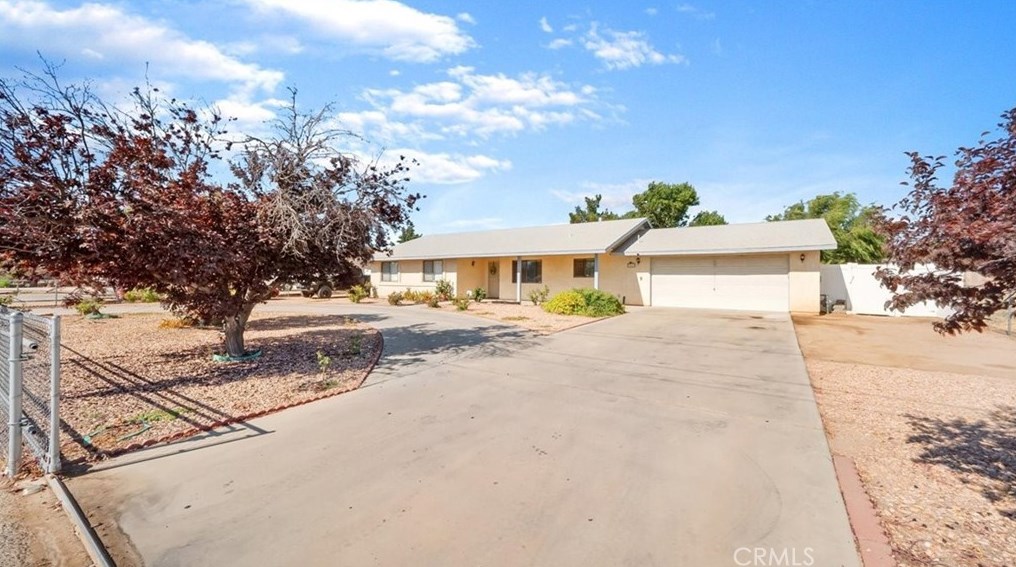 7946 Cottonwood Ave, Hesperia CA  92345-4213 exterior