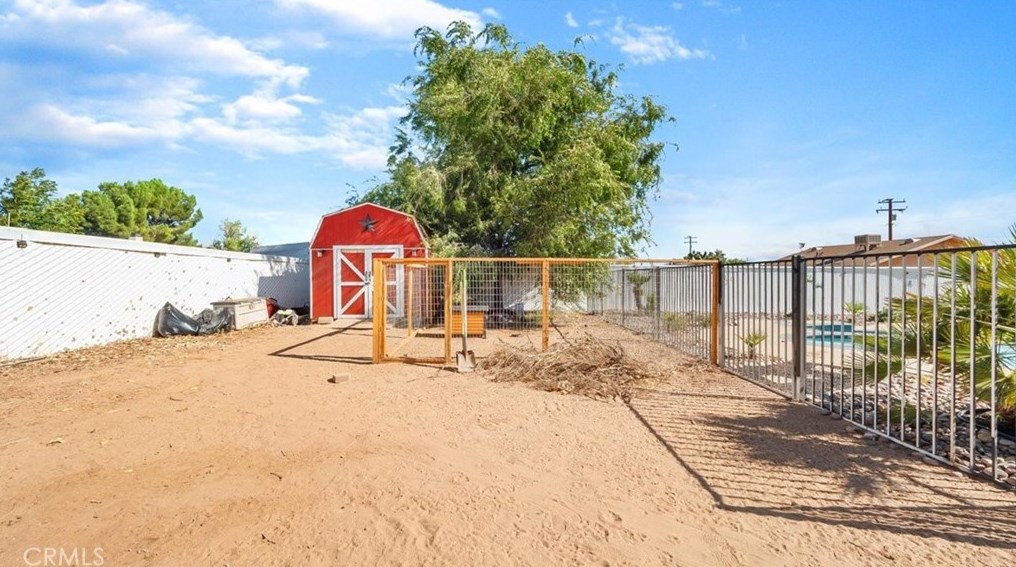7946 Cottonwood Ave, Hesperia CA  92345-4213 exterior
