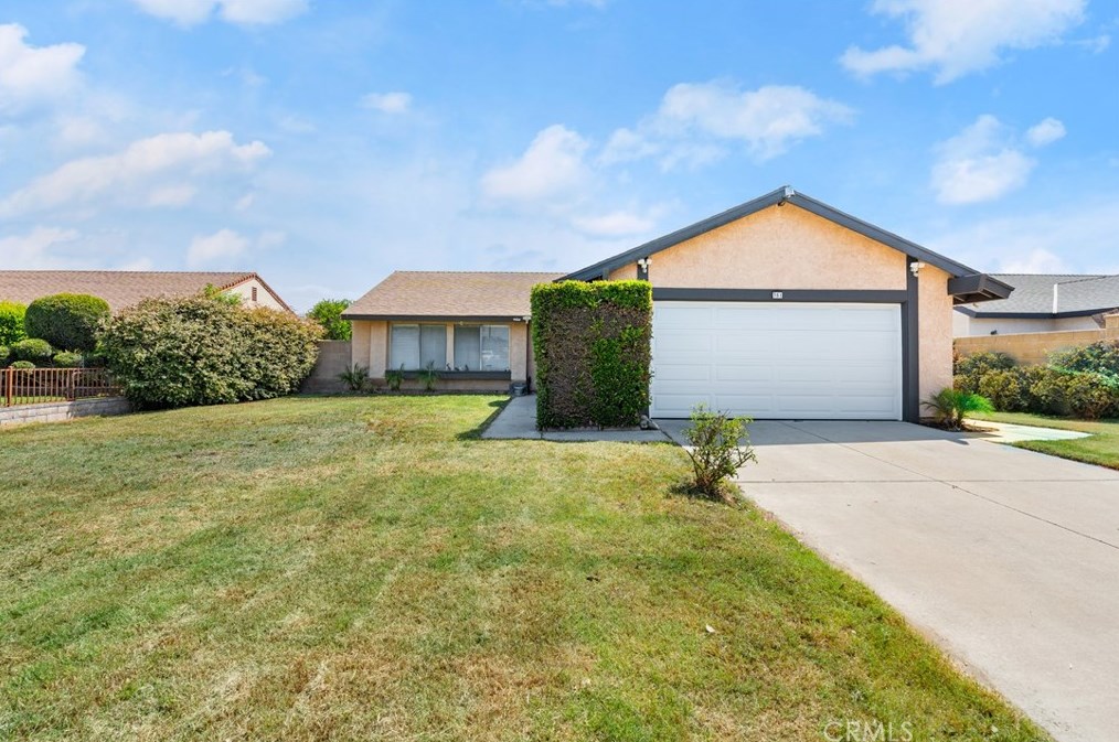 351 S Tamarisk Ave, Rialto, CA 92376