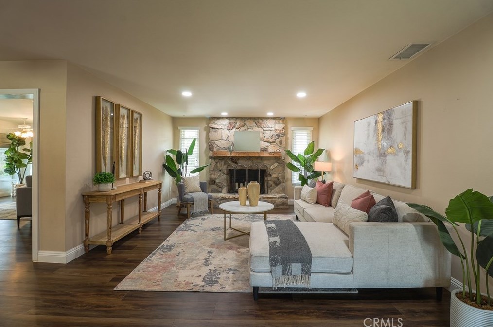 210 Walnut Ave, Redlands, CA 92373-6783