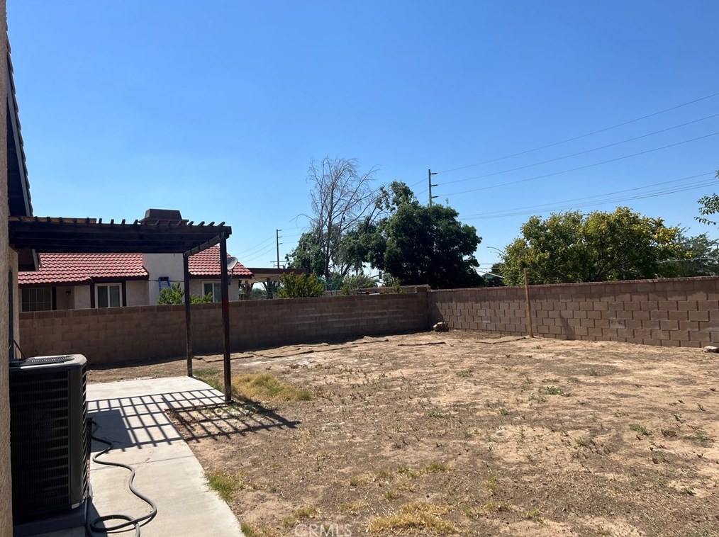 3025 Avenue, Palmdale CA  93550-2414 exterior