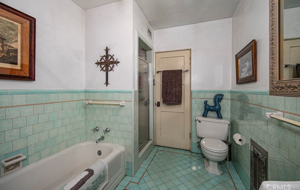 5626 Magnolia Ave, Riverside CA  92506-1823 exterior