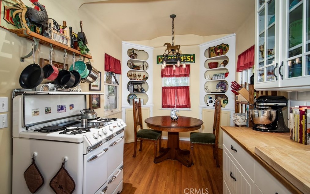 5626 Magnolia Ave, Riverside CA  92506-1823 exterior