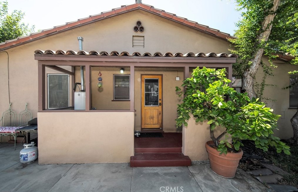 5626 Magnolia Ave, Riverside CA  92506-1823 exterior