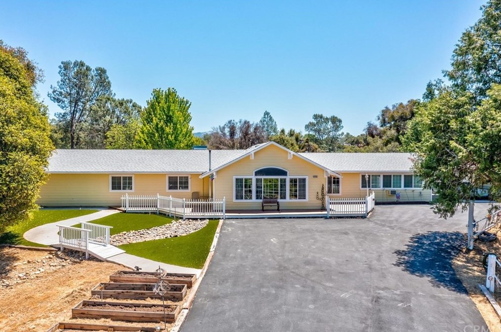 43743 Knickerbocker Rd, Nipinnawassee, CA 93601-9005