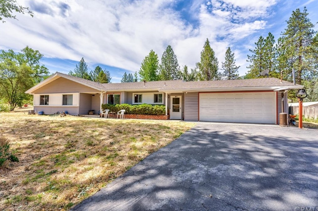 45630 N Oakview Dr, Oakhurst, CA 93644
