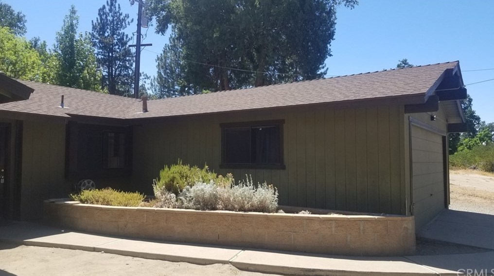 49702 Road 427, Oakhurst CA  93644-9514 exterior