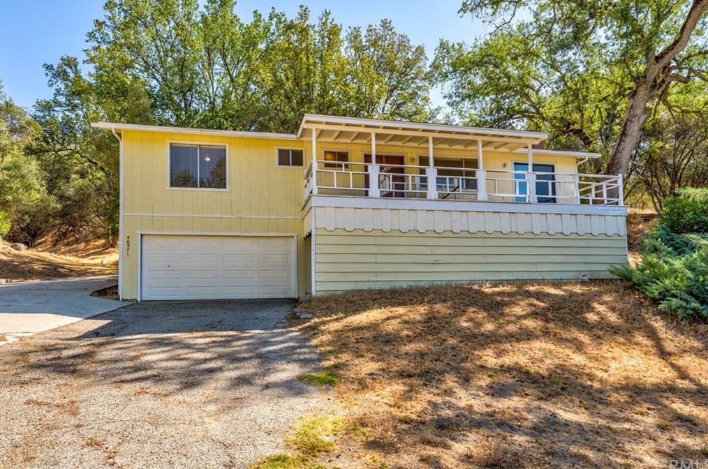 40571 Goldside Dr, Oakhurst, CA 93644-9552