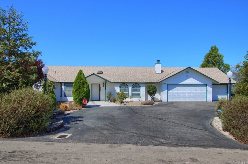 46436 Eastwood Dr, Oakhurst, CA 93644-9695
