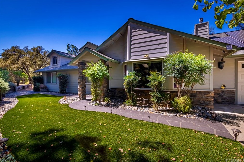 49709 Meadowview Dr, Oakhurst, CA 93644