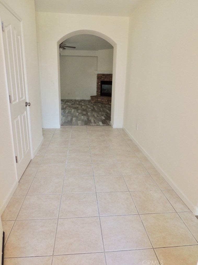 1610 San Simeon Dr, Lemoore, CA 93245