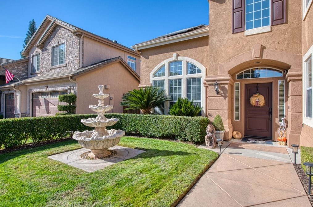 10185 N Pierpont Cir, Fresno, CA 93730