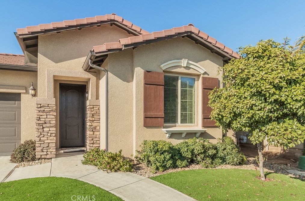 2448 Via Certosa Dr, Fresno, CA 93727-1003